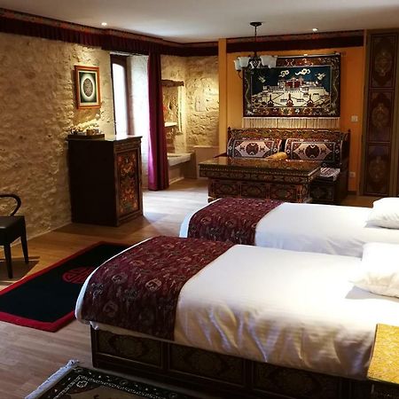 Himalaya En Perigord Bed and Breakfast Tursac Exteriör bild
